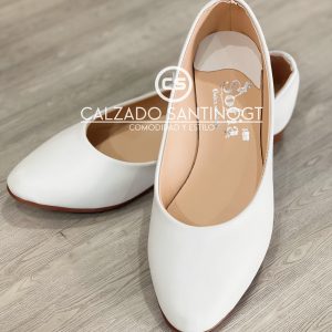 Lindas Zapatillas de charol o material lustrable, Envio Gratis