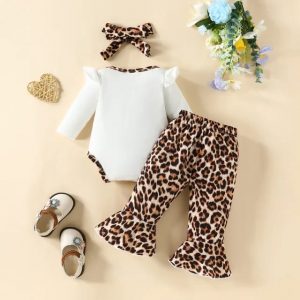 Traje casual diseño de leopardo