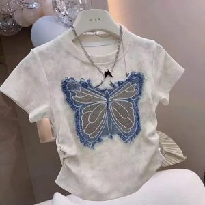 Traje de dos piezas diseño de mariposa