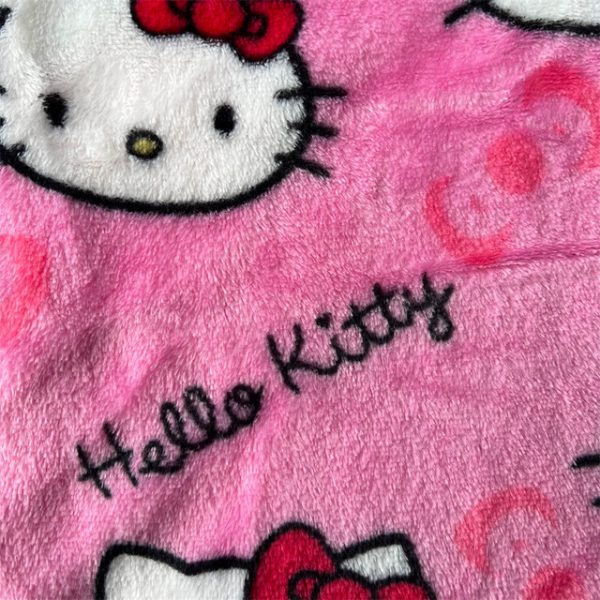 Frazada con diseño de Hello Kitty